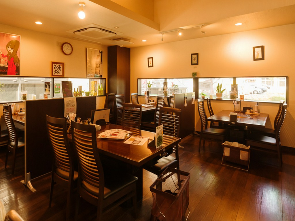 広々とした店内は居心地抜群