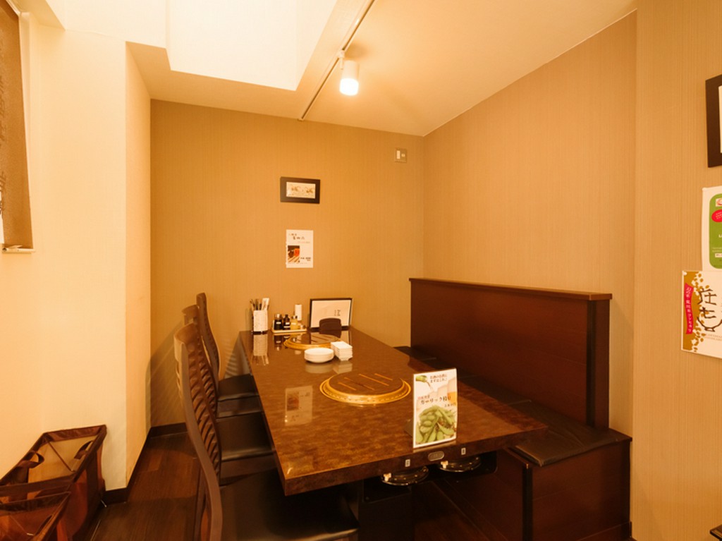 デートにもおすすめの半個室