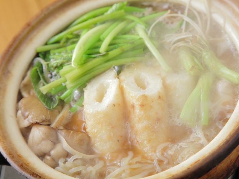 比内地鶏の白湯ガラスープの奥深い味わいに脱帽する、秋田名物『きりたんぽ鍋』