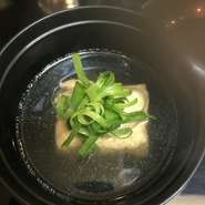 カキと揚げ豆腐のみぞれ碗