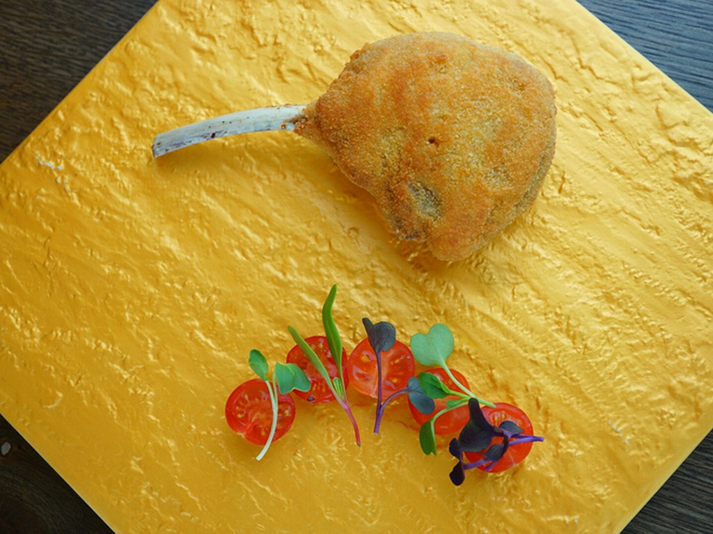 『羊、オレンジ、豚足』