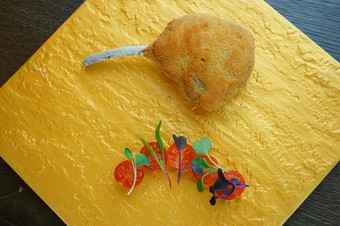 『羊、オレンジ、豚足』