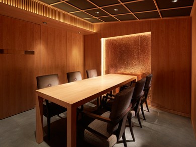 気品漂う完全個室の店内で、くつろぎの時間をお過ごしください