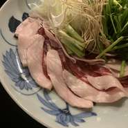 猪の江戸味噌味の鍋
江戸の頃より、薬食いのとして食べられた牡丹鍋
江戸味噌仕立てでご用意致します。