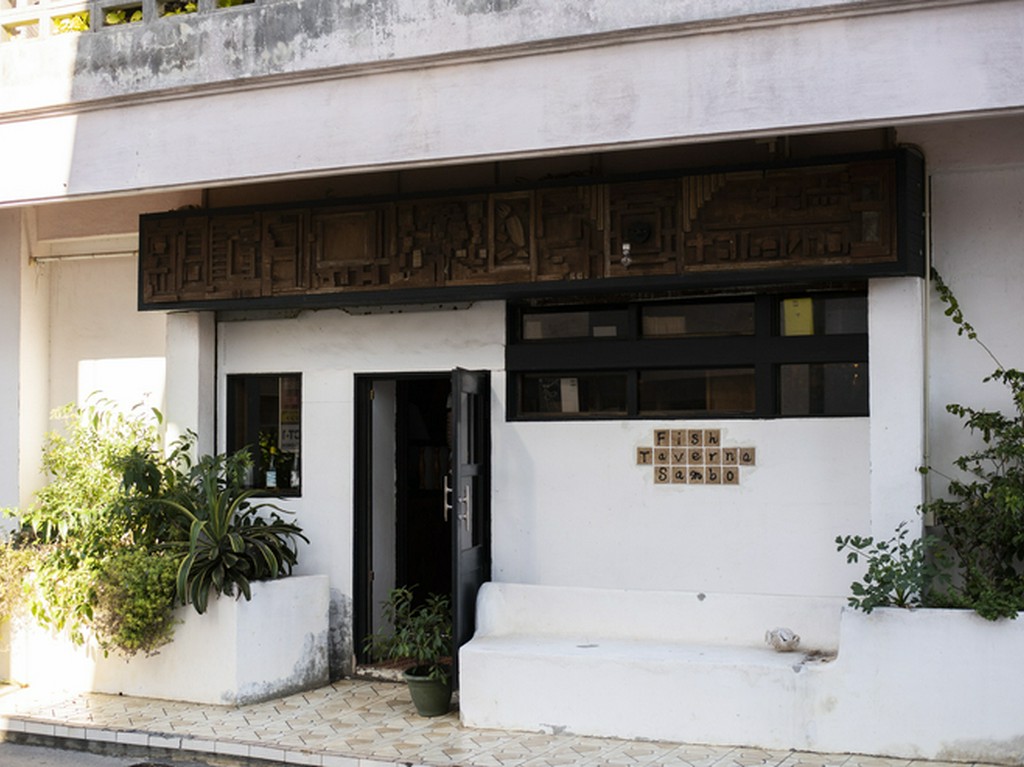 ディテールまでこだわった、手づくり感溢れる店構え