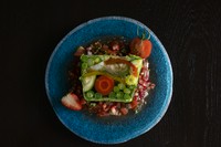 旬の宮古島の野菜を盛り込んだ、色鮮やかな『島野菜のテリーヌ』