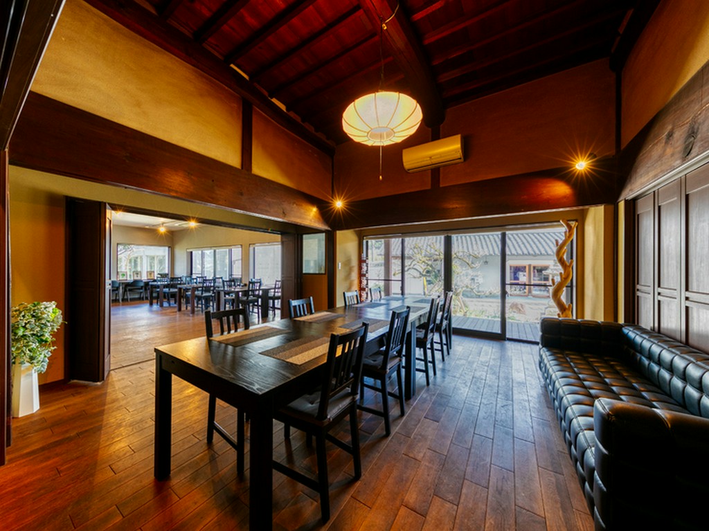 大人のくつろぎにふさわしい、洗練された空間