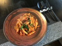イタリ産のトマト、唐辛子、パスタ、オリーブオイル、チーズ。まさにイタリアンマンマの味。
※ランチセット　＋330円