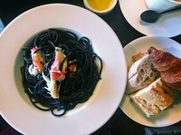 ☆前菜盛り合わせ
☆本日のパスタ（追加料金でお好きなパスタに変更可能）
☆パン
☆コーヒー又は紅茶
☆デザート

本日のパスタはInstagram、Facebook
をチェックしてください。