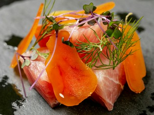 手間暇かけて手づくりされている「自家製カラスミ」