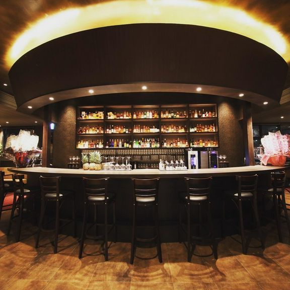 ムードたっぷりのお洒落空間で贅沢ディナー