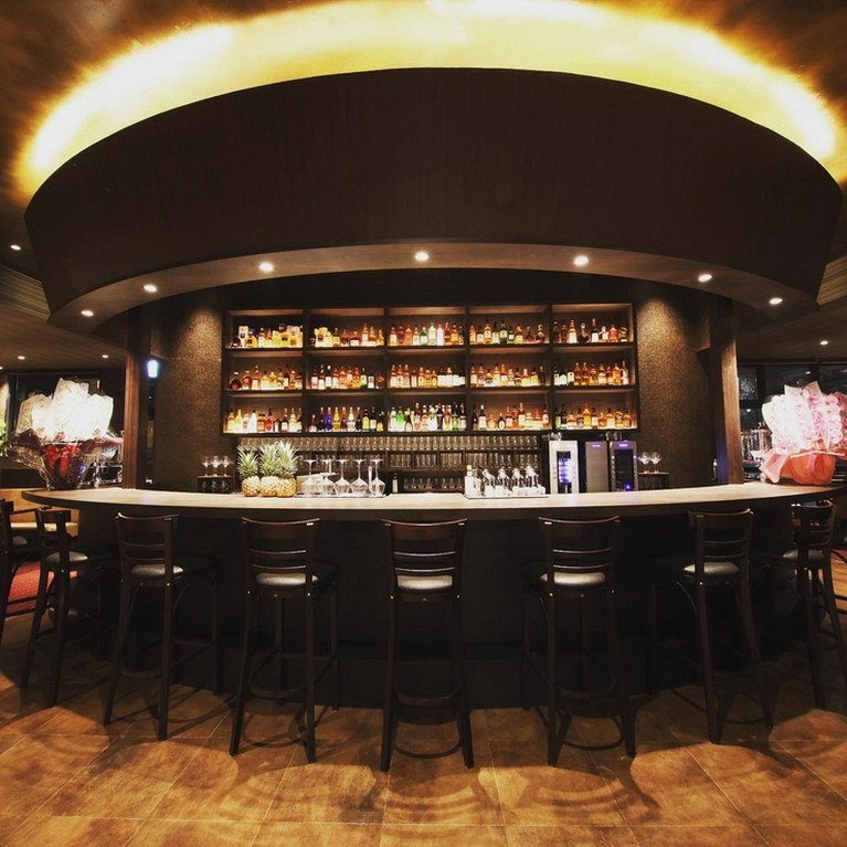 ムードたっぷりのお洒落空間で贅沢ディナー