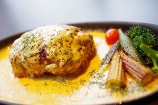 選べる特製ソースで楽しむ『Art特製ハンバーグ』