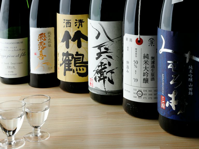 料理に合わせながら、さまざまな味の違いを楽しむ『日本酒』