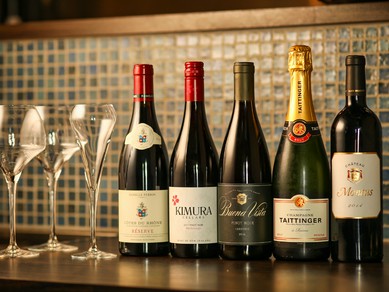 フランスからニューワールドまで。ソムリエのオーナー厳選