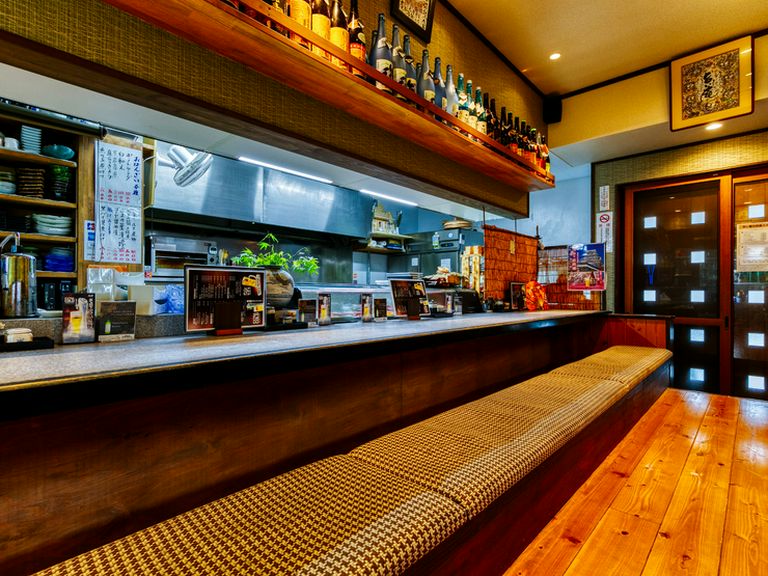 店主とのおしゃべりも楽しい、おひとり様に最適なカウンター席