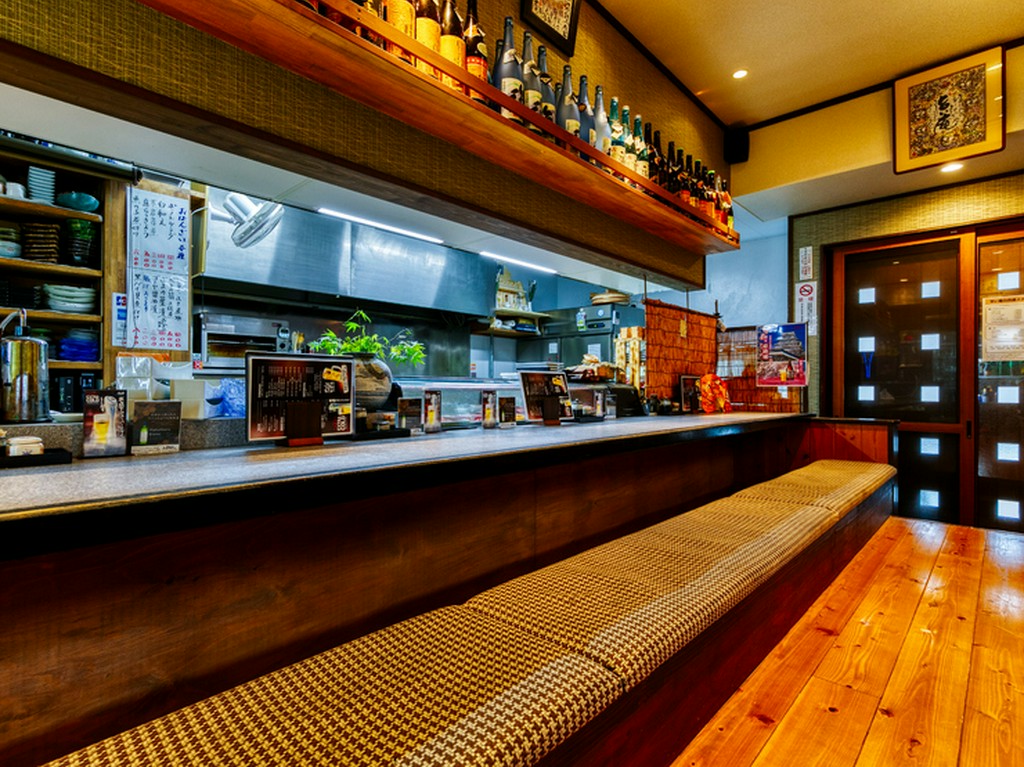 店主とのおしゃべりも楽しい、おひとり様に最適なカウンター席