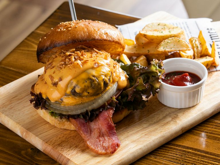 超本格派! 本場の味わいそのままの『ザ・バーガー』