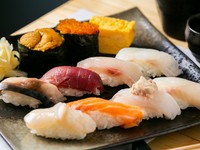 店自慢のネタを味わい尽くす『にぎり盛り　特上』