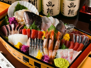 旬のオススメがズラリと並ぶ『刺身盛り合わせ　3人前』