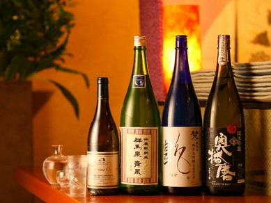 国産食材を活かした料理に寄り添う、全国各地の地酒