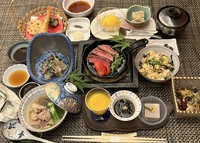 前菜
向付（2種盛り）
椀物
焼物
揚物
飯物
デザート
※画像はコースの一品一例の『天ぷら』
前日までのご予約となります。