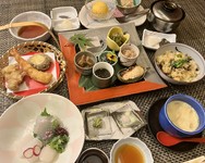 ご家族、ご夫婦、ご宴会などでもお使い頂けやすいコースとなっております。