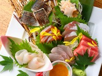 鮮度を極めた函館の旬の魚介を贅沢に味わえる『お造り七種盛り』
