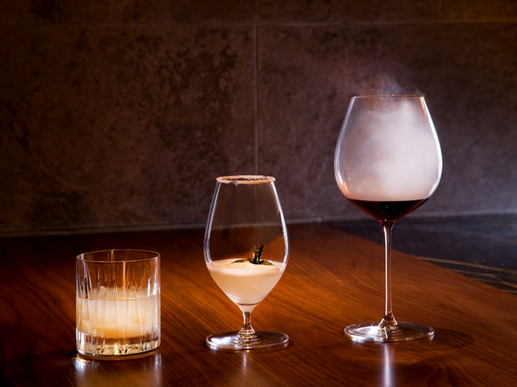 ワイン、日本酒、焼酎のほか、カクテルも含まれるペアリング