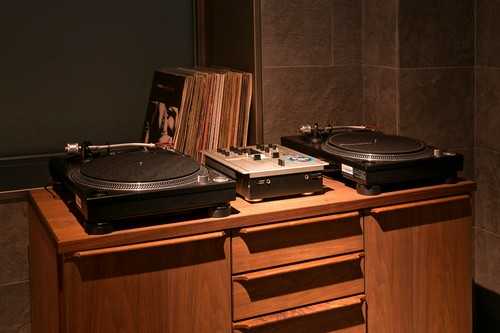 車椅子でも移動がしやすいよう、配慮された設計や設備を完備