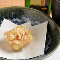 上品な旨みと食感の楽しさがクセになる『甘鯛のうろこ揚げ』