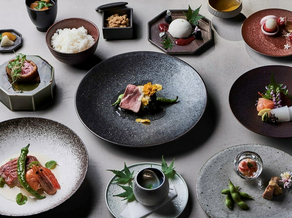 お誕生日や記念日、還暦のお祝いまで、様々な節目のひとときに最適なプランです。