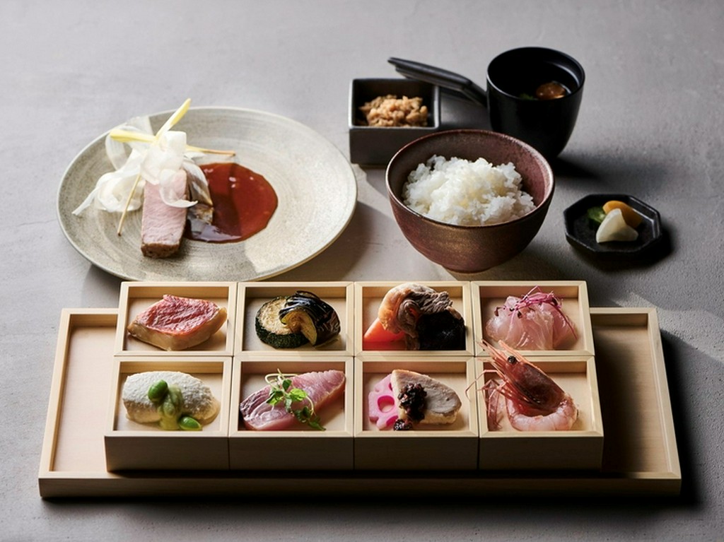 日頃、宿泊の方限定で実施している「お茶ブレンド体験」をランチタイムにお楽しみいただける特別プランです