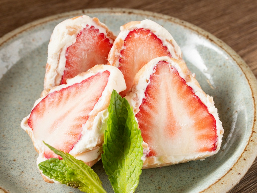 果実とチーズの生ハム包み