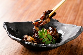 独特の濃厚な味わいがお酒とよく合う『肝焼き』