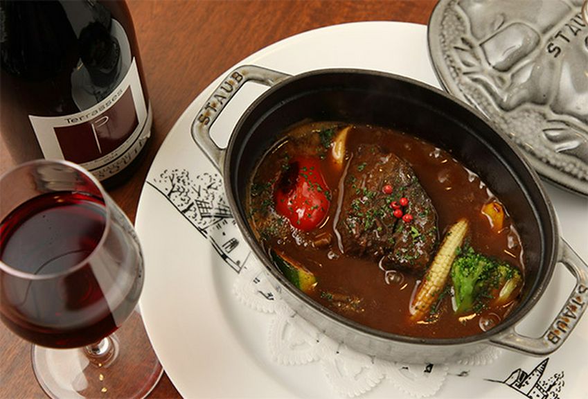 5時間煮込んだ柔らかシチュー『北海道産黒毛和牛ほほ肉のビーフシチュー』