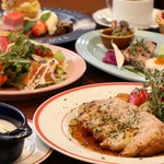 ディナー【お取り分けコース】前菜盛り合わせ、選べるメイン、デザートなど全6品　4000円（税込）