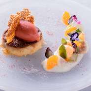 前菜2品＋お魚料理＋お肉料理＋デザート
本格フレンチフルコースをランチタイムに堪能できるコースです。苦手、アレルギーはご予約時にお申し付けください。