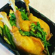 記念日などのお食事にスペシャルなフランス料理をご自宅で堪能していただけるセットです。用途、人数、お好みなどに応じてシェフがお作りするスペシャルなボックスです。お一人様5000円からお作りします。