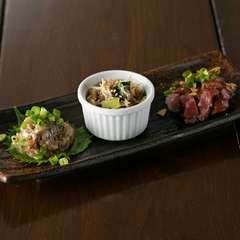 その日によって内容が変わる『本日のおつまみ三種盛り』