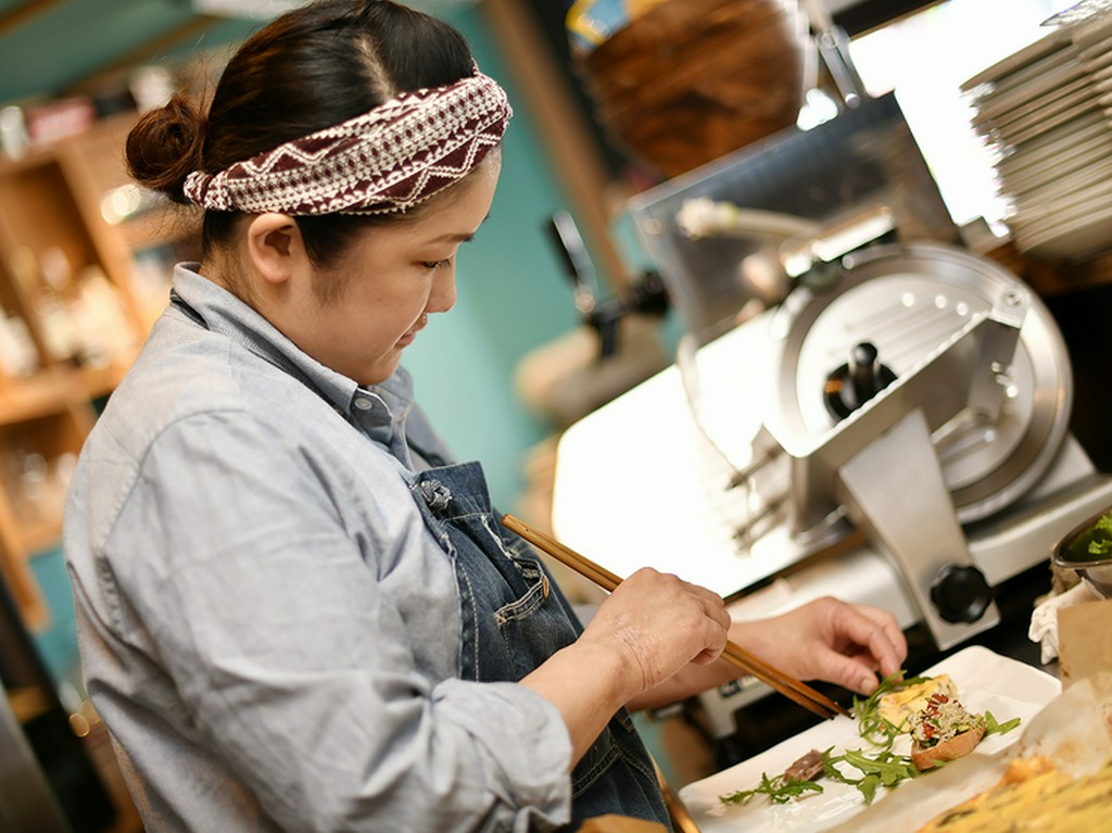 コミュニケーションを取りながら、臨機応変に調理を行う