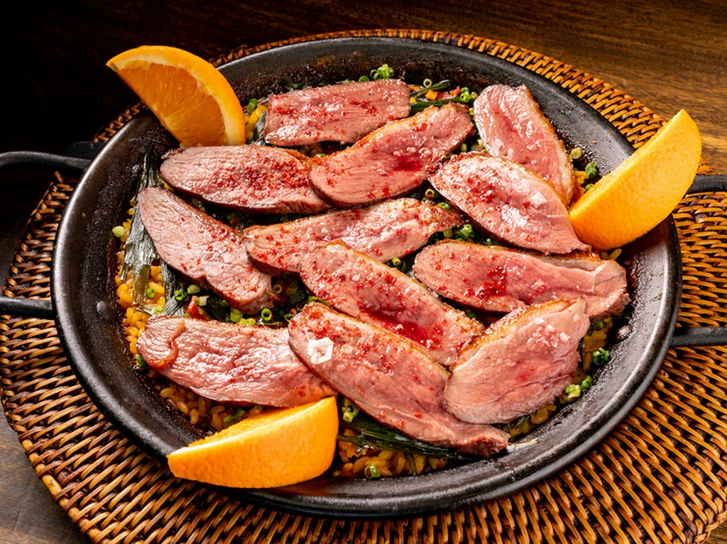 カモを思う存分楽しめる『カモのバレンシア風パエリア』