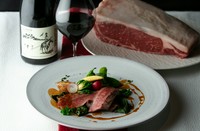 日替わりで仕入れた魚介を優しい味付けに仕上げたシェフ特製の一品
・サラダ 又は スープ、デザート、食後飲物付
