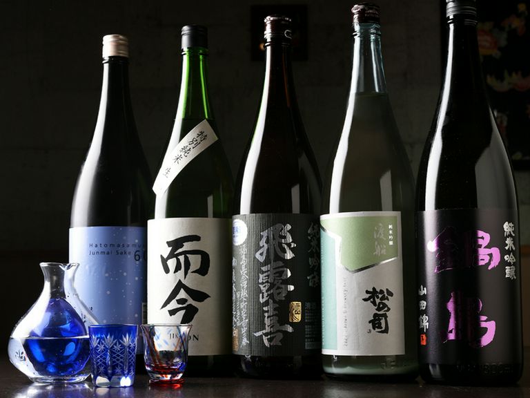 全国各地の厳選された限定酒を中心に扱う