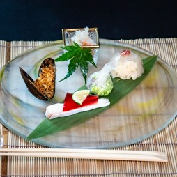 目と舌で味わう四季の移ろい『前菜盛合せ』