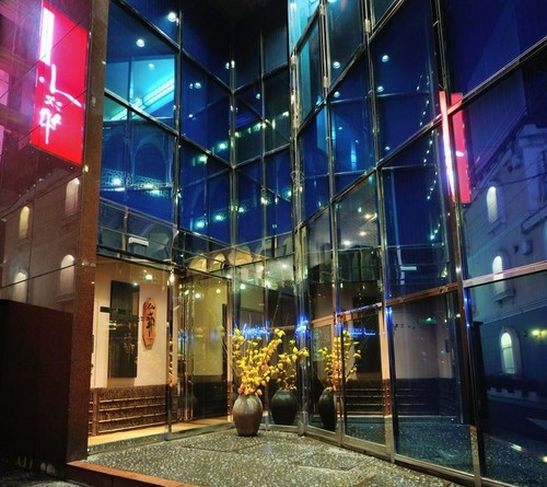 路地裏の隠れ家的な場所に店を構える【小次郎】