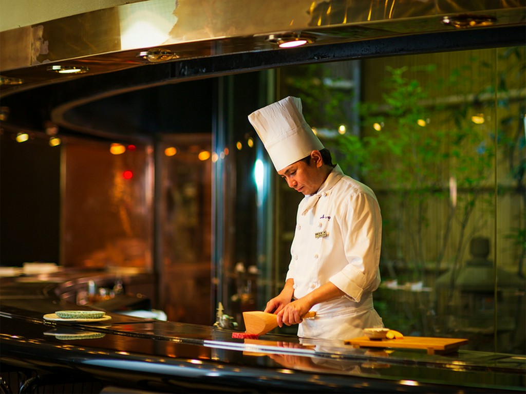 「一客一亭」の心で、大人が満足する食のひとときを演出