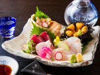 旬の新鮮な魚介が彩り豊かに揃う『お造りの盛り合わせ』