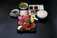 上質な脂が肉の旨味をひきたてます