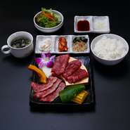 仙台牛カルビと仙台名物牛タンを食せます